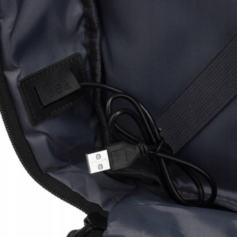 Plecak podróżny z miejscem na laptopa i portem USB - Peterson