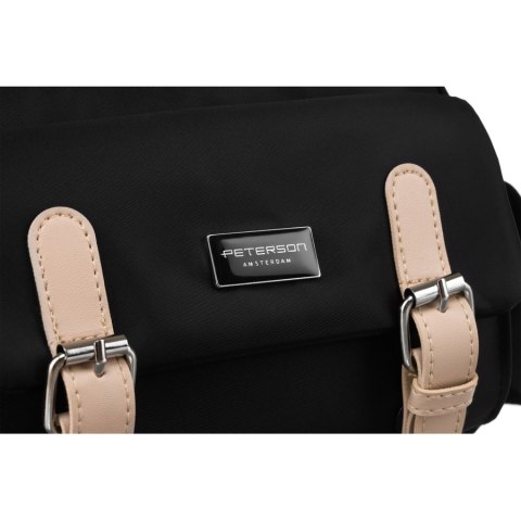 Listonoszka damska z nylonu w czarnym kolorze zawieszona na regulowanym pasku - Peterson