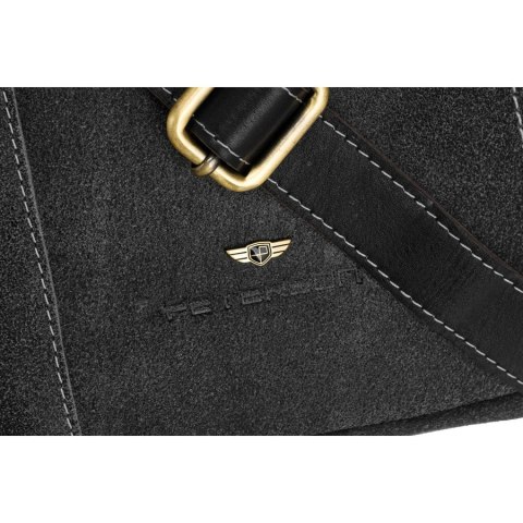 Czarna listonoszka męska ze skóry naturalnej zawieszona na regulowanym pasku - Peterson