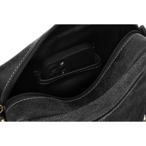 Czarna listonoszka męska ze skóry naturalnej zawieszona na regulowanym pasku - Peterson