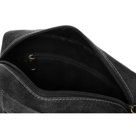 Czarna listonoszka męska ze skóry naturalnej zawieszona na regulowanym pasku - Peterson