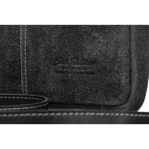 Czarna listonoszka męska ze skóry naturalnej zawieszona na regulowanym pasku - Peterson