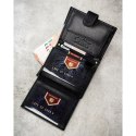 Skórzany, czarny portfel męski w orientacji pionowej zamykany zatrzaskiem - Peterson Skórzany, czarny portfel męski w orientacji pionowej zamykany zatrzaskiem - Peterson