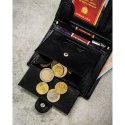 Skórzany, czarny portfel męski w orientacji pionowej zamykany zatrzaskiem - Peterson Skórzany, czarny portfel męski w orientacji pionowej zamykany zatrzaskiem - Peterson