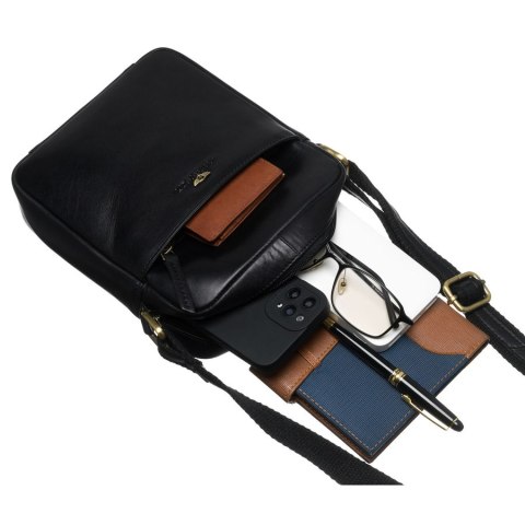 Jednokomorowa listonoszka męska ze skóry naturalnej w czarnym kolorze, zamykana suwakiem - Peterson