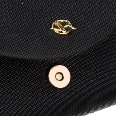 Brokatowa kopertówka damska wykonana z tkaniny syntetycznej w czarnym kolorze - Rovicky