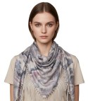 Chusta szal szalik z falistym delikatnym wzorem z frędzlami (Szary)