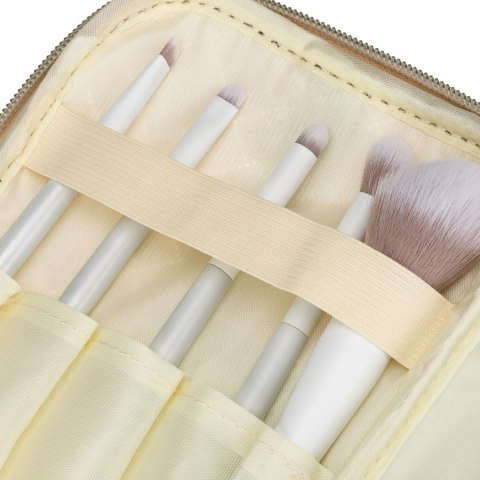 Jednokomorowa, beżowa kosmetyczka z tkaniny syntetycznej zamykana suwakiem - Peterson