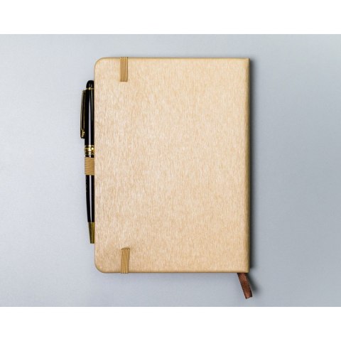 Beżowy notes w formacie B6 zadrukowany w kropki, wyposażony w gumkę zamykającą - Peterson