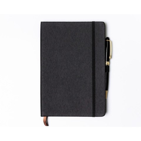 Czarny notes w formacie A5 zadrukowany w kropki, wyposażony w gumkę zamykającą - Peterson