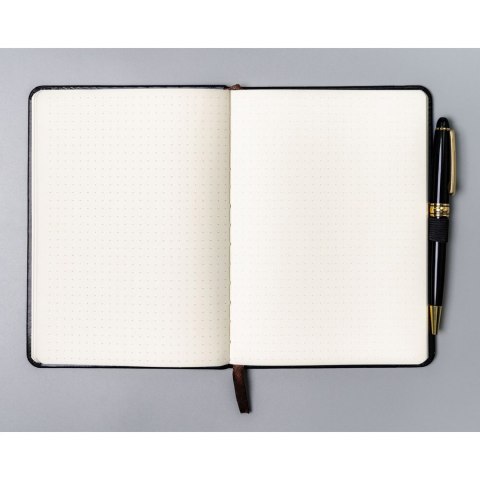 Czarny notes w formacie B6 zadrukowany w kropki - Peterson