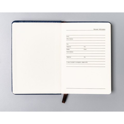 Notes w formacie A6 w granatowym kolorze zadrukowany w kropki - Peterson