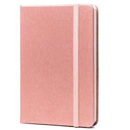 Różowy notes w formacie A6 zadrukowany w kropki, wyposażony w gumkę zamykającą - Peterson
