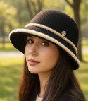 Kapelusz damski z naszywką dwukolorowy (Czarny || Beżowy)