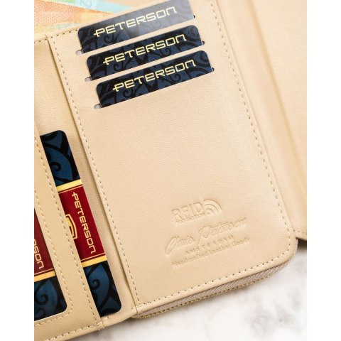 Beżowy portfel damski wykonany ze skóry ekologicznej o groszkowej fakturze, zamykany zatrzaskiem - Peterson